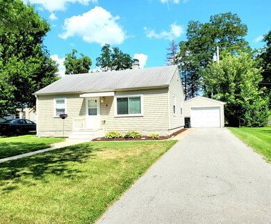 8 Walnut Pkwy, Crown Point, IN 46307 - photo 2