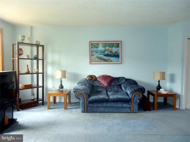 2833 Maxwell St, Philadelphia, PA 19136 - photo 4