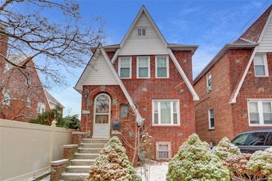 2445 Yates Ave, Bronx, NY 10469 - photo 2