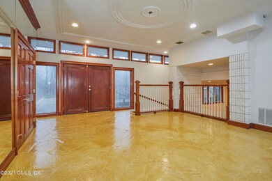ENTRY FOYER