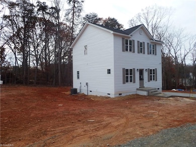 4310 Oak Ridge Dr, Winston-Salem, NC 27105 - photo 2