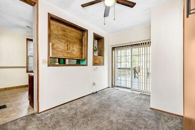 Kitchen Dining Area