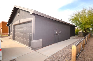 14309 Desert Cactus Dr, Horizon City, TX 79928 - photo 2