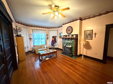 523 W 4th St, Centralia, IL 62801 - photo 3