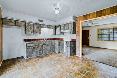 107 Thomas St, Crockett, TX 75835 - photo 2