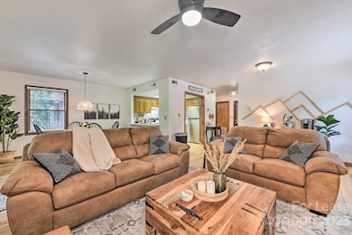 106 Sage Ct, Maggie Valley, NC 28751 - photo 3