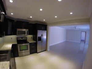 8061 Ambach Way unit 26B, Hypoluxo, FL 33462 - photo 2