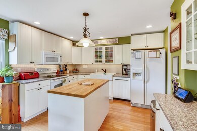 1008 Shreve Ct, Crofton, MD 21114 - photo 4