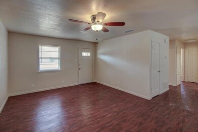 1400 S Howeth St, Gainesville, TX 76240 - photo 7