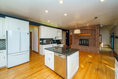 2300 Glen Oaks Ct, Algonquin, IL 60102 - photo 7