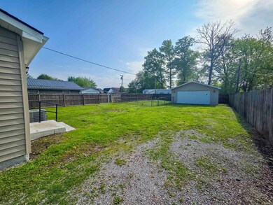 729 2nd St NW, Linton, IN 47441 - photo 2