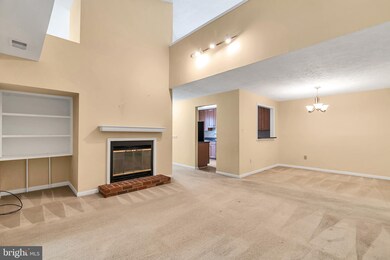 10028 Oakton Terrace Rd, Oakton, VA 22124 - photo 5