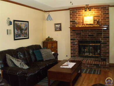 4015 SW 39th Terrace, Topeka, KS 66610 - photo 2