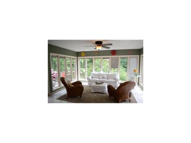 4-Seasons Porch/Room.