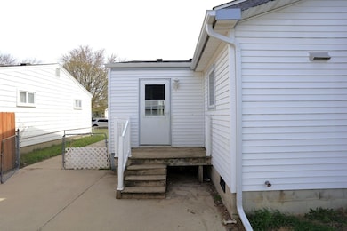 1295 Commonwealth (5)