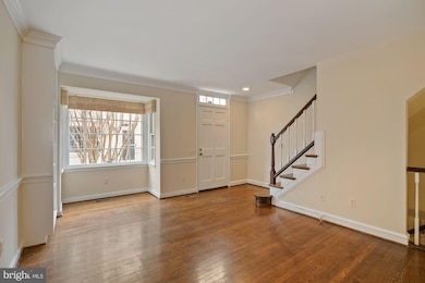 822 Bashford Ln, Alexandria, VA 22314 - photo 3