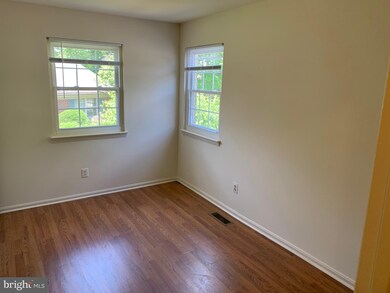 9751 Hagel Cir, Lorton, VA 22079 - photo 7