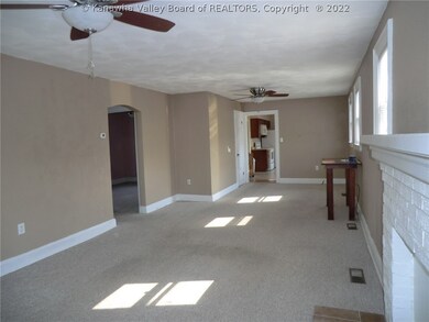Living Room/Dining Room