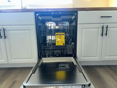 60 Whitney (Unit 1) St unit 1, Nashua, NH 03064 - photo 7