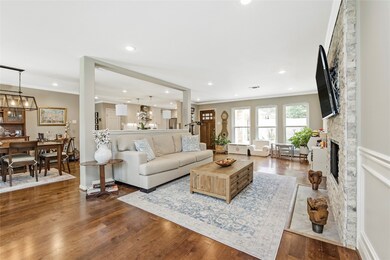 10219 Briar Rose Dr, Houston, TX 77042 - photo 7