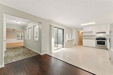 2041 Kramer Way, Marietta, GA 30062 - photo 2