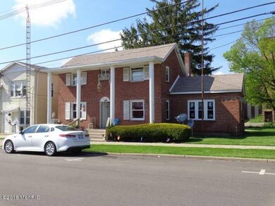 409 Cedar St, Niles, MI 49120 - photo 2