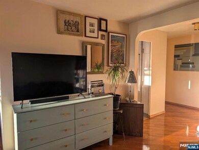 2352 Linwood Ave unit 7G, Fort Lee, NJ 07024 - photo 5