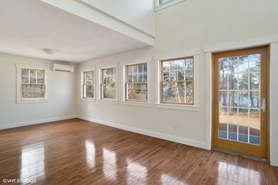 02_78StillwaterRoad_1_LivingRoom_MLSuse_