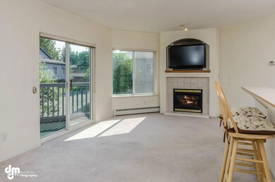 Living room with Fireplace