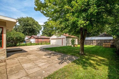 2717 48th St, Des Moines, IA 50310 - photo 3