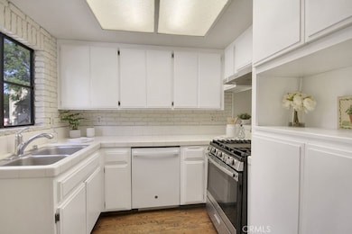 1680 Shady Brook Dr unit 117, Fullerton, CA 92831 - photo 3