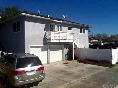 Back, 2-unit bldg.; 3bd/1bth upstairs with entry f