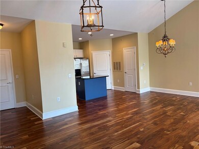 6815 Hanesbrook Cir unit 304, Clemmons, NC 27012 - photo 4