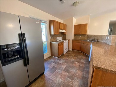 612 Missenburg Ct, Fayetteville, NC 28314 - photo 4