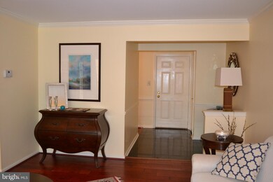 5715 Brewer House Cir unit 201, Rockville, MD 20852 - photo 2
