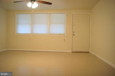 811 Regis Ct, Halethorpe, MD 21227 - photo 7