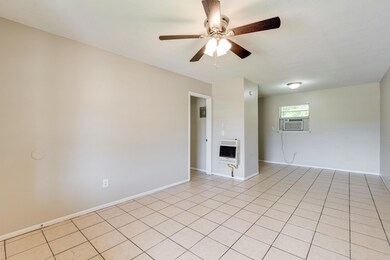 2 (4 of 13) Family Room