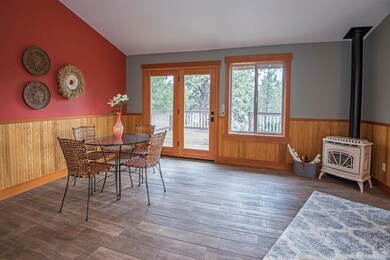 64050 Tanglewood Rd, Bend, OR 97703 - photo 7