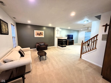 1056 Woodfield Ct, Greenwood, IN 46143 - photo 4