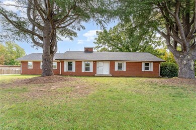 423 W Central Ave, Asheboro, NC 27203 - photo 3