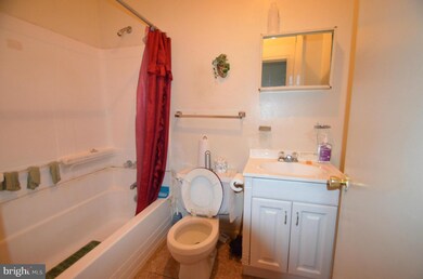 864 W Lombard St, Baltimore, MD 21201 - photo 6