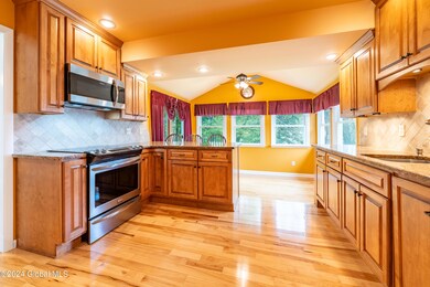 7 Hendrick Ave, Albany, NY 12204 - photo 5