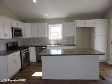 64 Cremard Blvd, Duryea, PA 18642 - photo 3