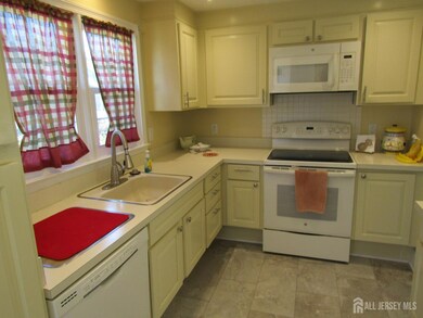 72 Amherst Ln unit A, Monroe Township, NJ 08831 - photo 5