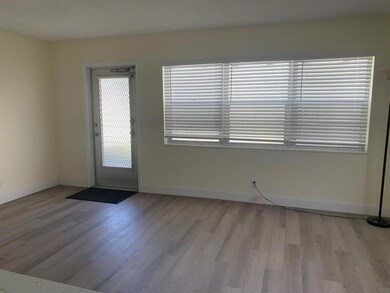 274 Camden L, West Palm Beach, FL 33417 - photo 2