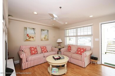 2400 Grand Central Unit 9 IMG_101 MLS