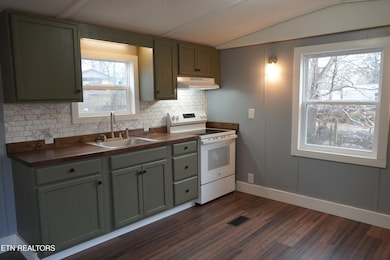 1414 Fina Ln, Dandridge, TN 37725 - photo 3