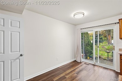 45311 Kensington St, Utica, MI 48317 - photo 6