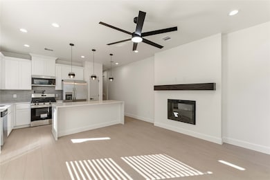 8318 Brandon St, Houston, TX 77051 - photo 7