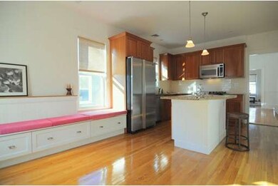 27 Banks St unit 2, Somerville, MA 02144 - photo 4